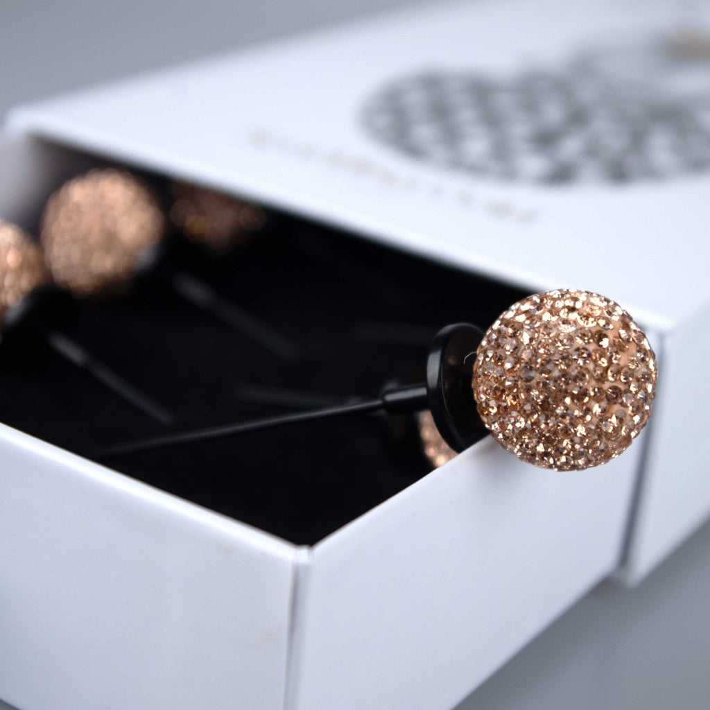 Sparkling Rose Pins - in hochwertiger Schmuck-Verpackung - Glitzer für Pferde